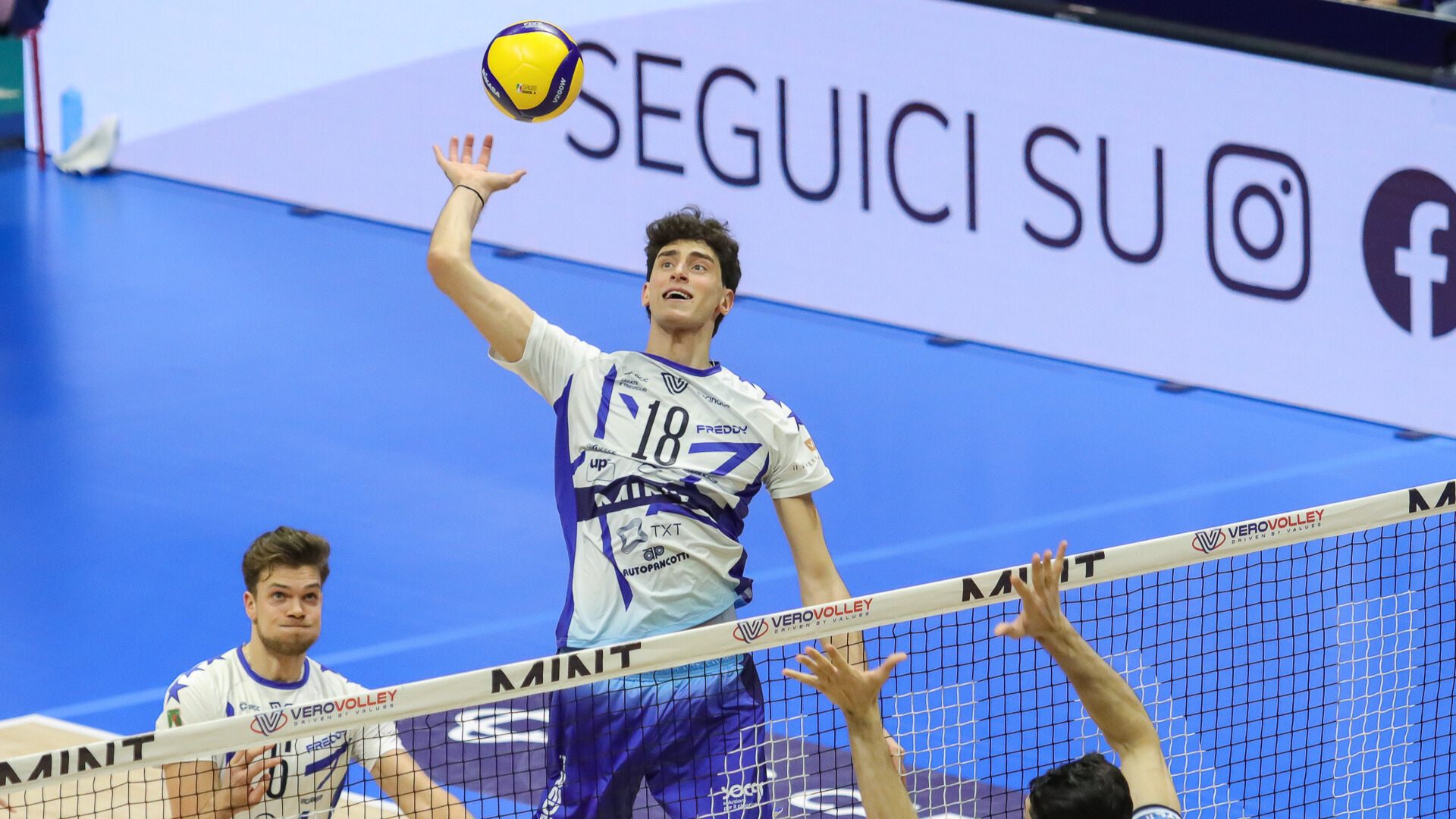 03d2738e-cd08-4f50-b1a8-8d258b1d14de