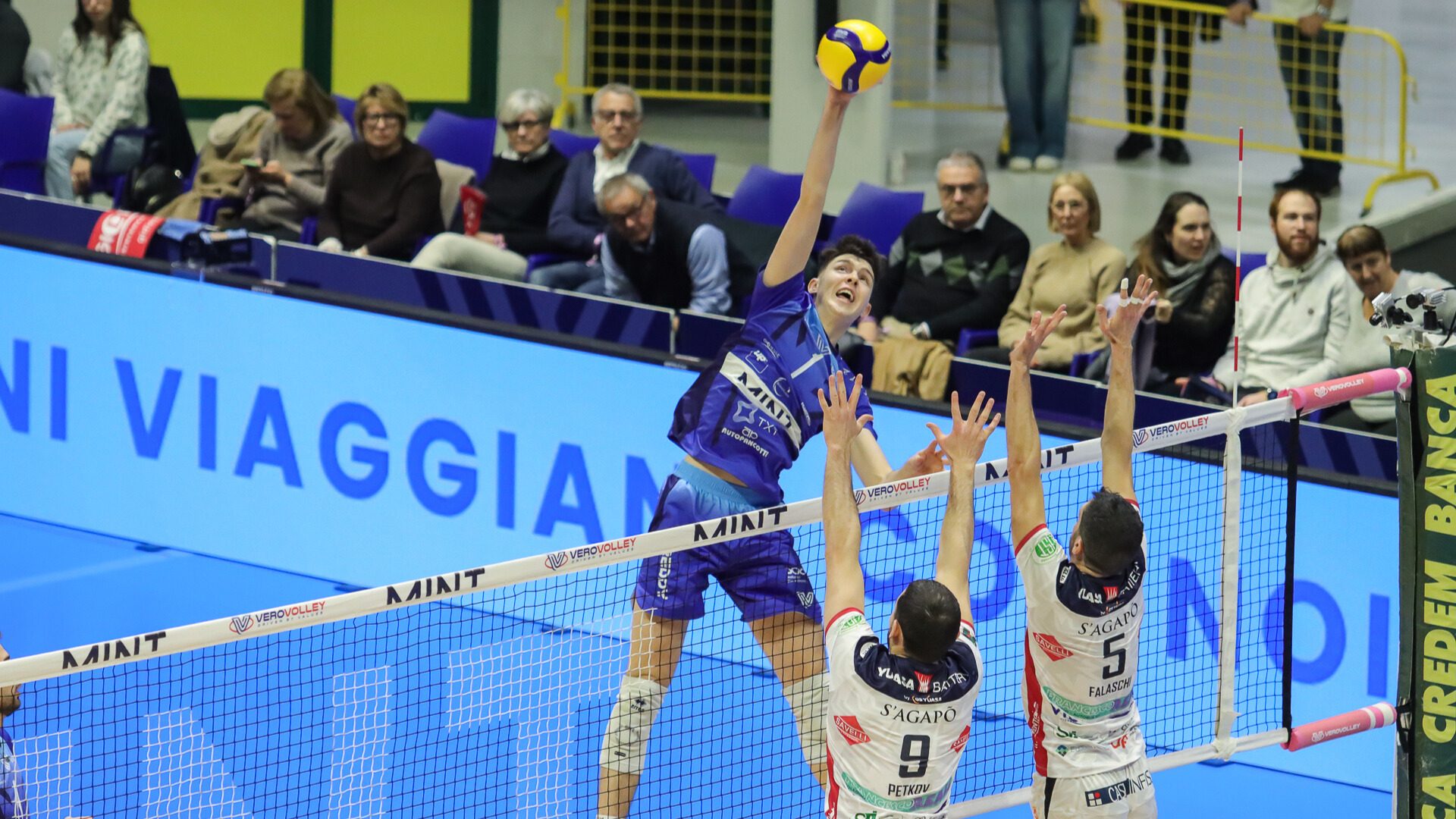 2706f884-0c25-46c9-bc69-11e64a7e1038