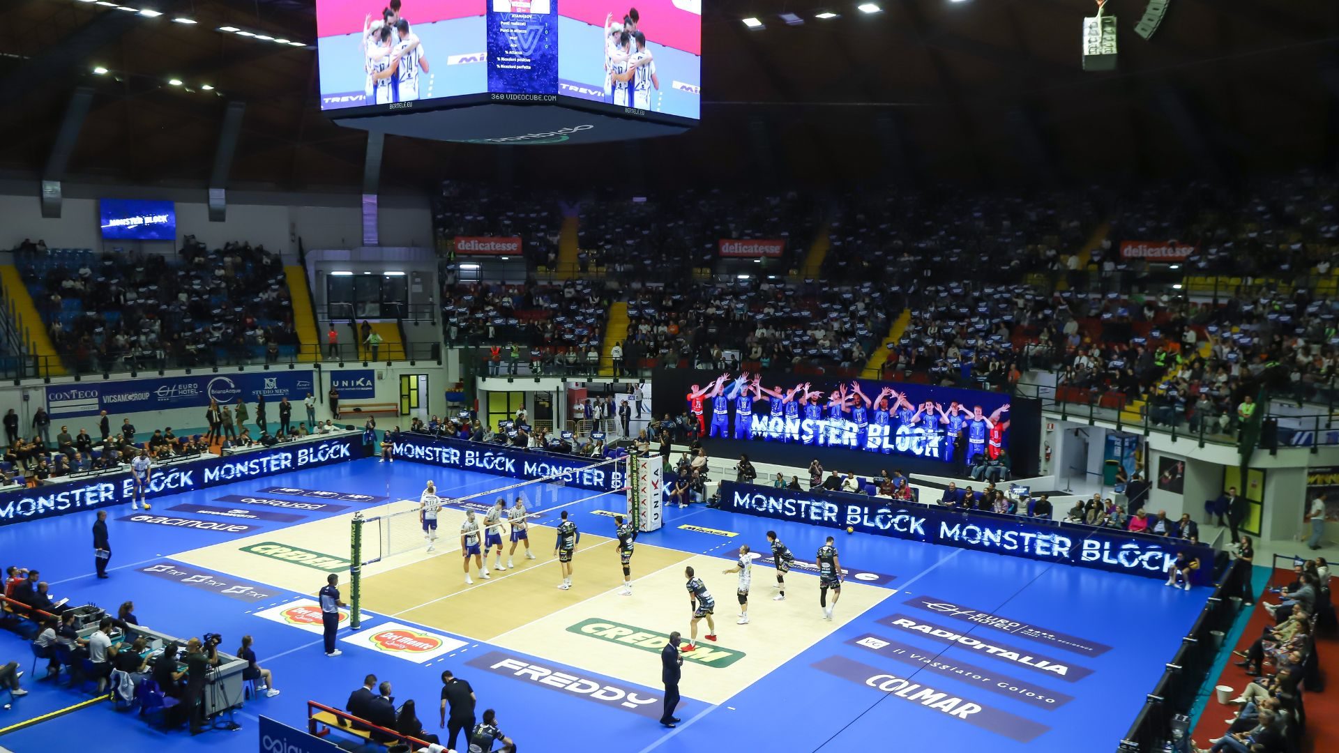 Opiquad Arena piena